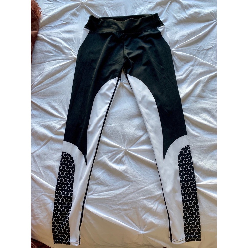 Black & White Patterned Leggings